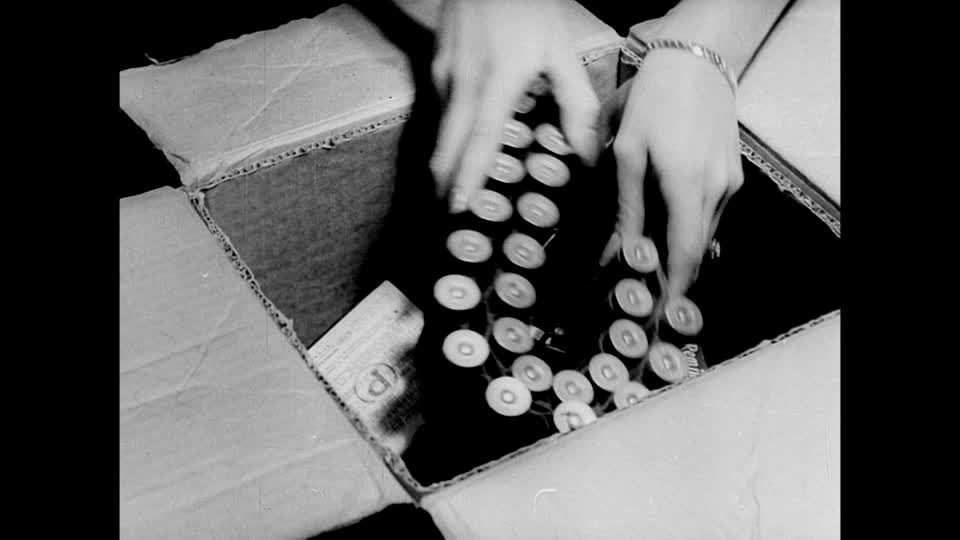 442601005-contrabando-de-armas-dibujar-colecta-de-donaciones-yankee-stadium