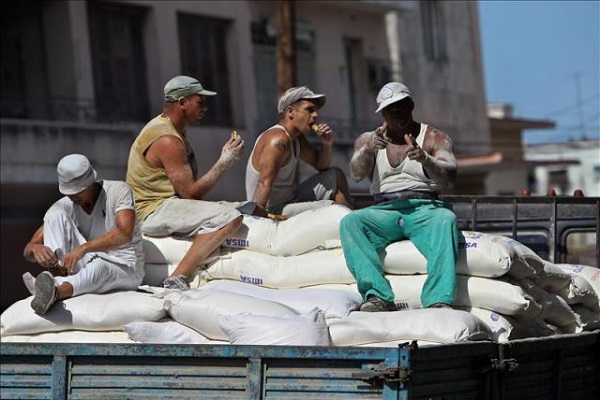trabajadores-cubanos-foto-tomada-de-internet1